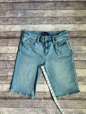 GAP Blue Denim 9” Bermuda Shorts Size 4